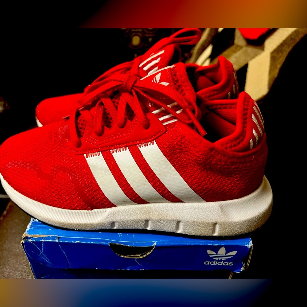 Kids size 1 Adidas Swift Run X C in great condition